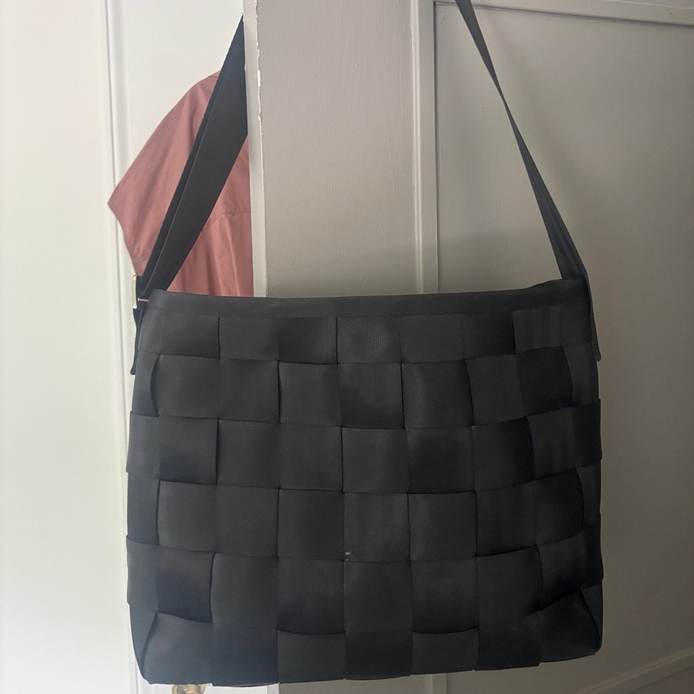 Harvey’s seatbelt executive Woven Black Shoulder Tote Bag